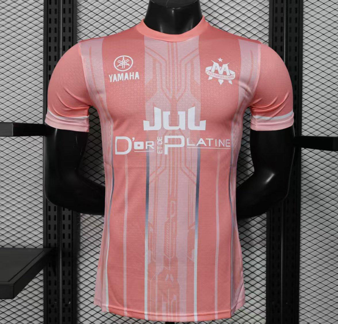 Maillot OM Marseille Version Match 2025-2026 Concept Rose Maillot OM Marseille Version Match 2025-2026 Concept Rose
