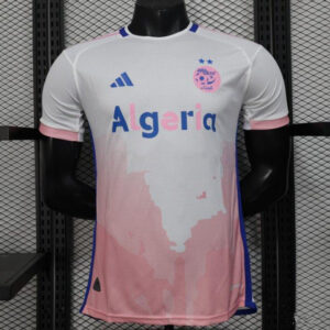 Maillot Algérie 2025 (version joueur) blanc et rose avec motif de la carte du pays