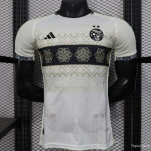 Maillot blanc Algérie 2025 (version joueur) avec motifs géométriques islamiques