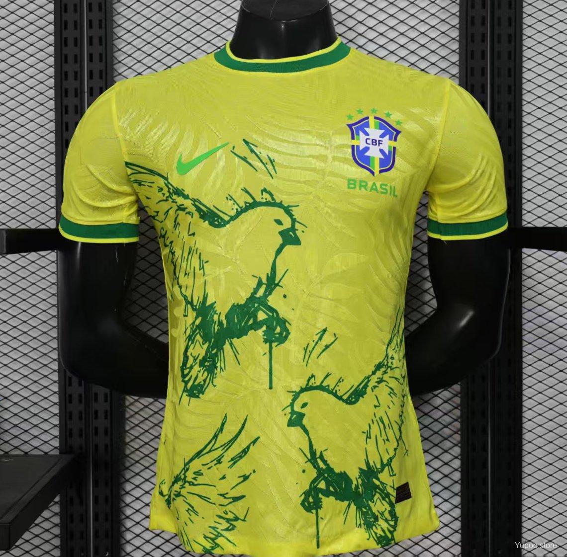 Maillot du Brésil 2025 (version joueur) jaune et vert à motif animalier