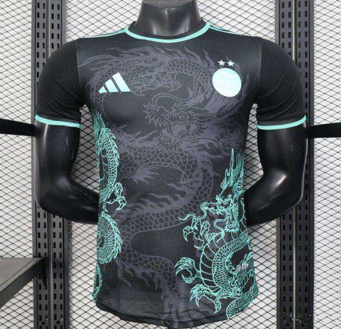 Maillot noir Algérie 2025 (version joueur) avec motif dragon vert menthe