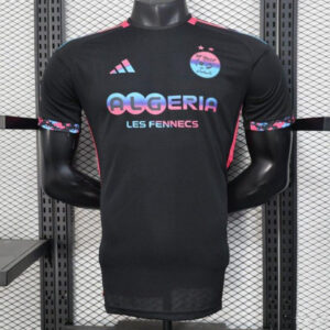 Maillot noir version joueur de l'Algérie 2025