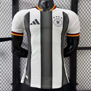 Maillot édition spéciale de l'équipe nationale d'Allemagne, version joueur noir et blanc, 2026