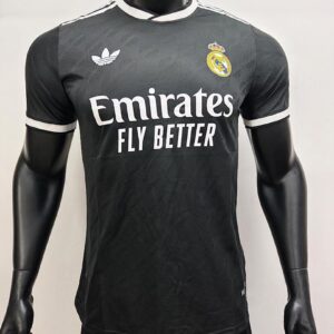 Maillot édition joueur du Real Madrid, noir, concept design, 2026-2027