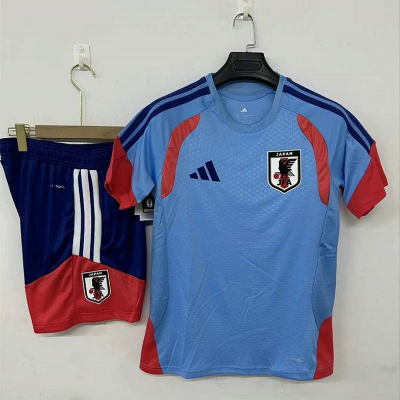 Ensemble-Maillot-Japon-2026-2027-gris-bleu-1.jpg
