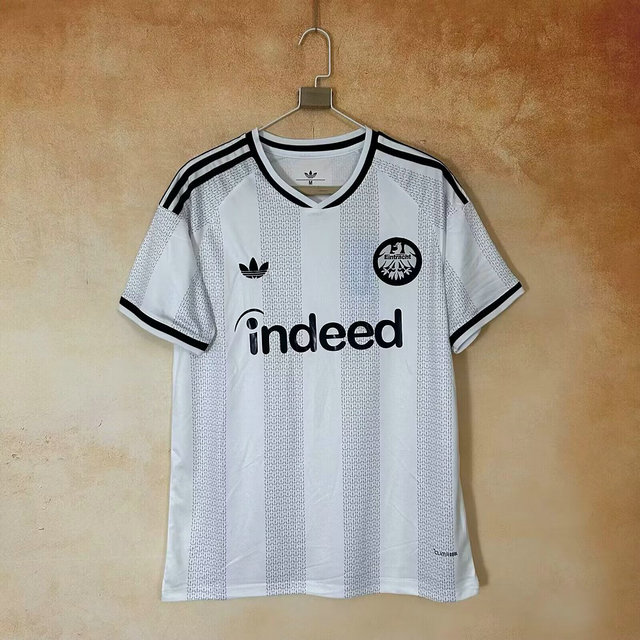 Maillot-Francfort-2026-2027-exterieur-1.jpg Maillot de foot Francfort 2026/2027 - Exterieur