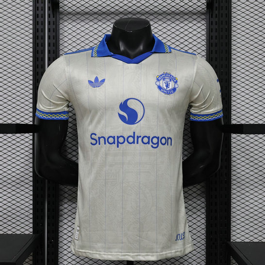 Maillot-Match-Manchester-United-2026-2027-Concept-L-1.jpg Maillot de foot Match Manchester United Concept 2026/2027