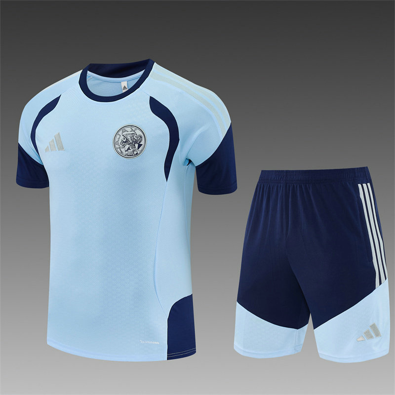 Ensemble-Ajax-2026-2027-Bleu-clair-1.jpg Ensemble Maillot de foot Ajax 2026/2027 - Bleu Clair