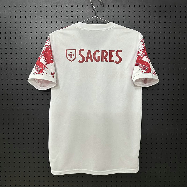 Maillot-Benfica-2026-2027-Concept-K-A-1.jpg Maillot de foot Benfica 2026/2027 - Concept