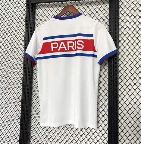 Maillot-PSG-2026-2027-entrainement-Blanc-A-A.jpg Maillot de foot PSG 2026/2027 - Entraînement Blanc