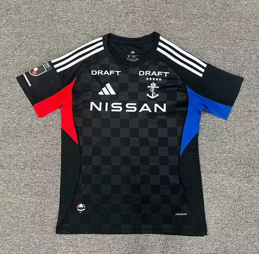 Maillot-Yokohama-F.-Marinos-2025-2026-noir-1.jpg Maillot de foot Yokohama F. Marinos 2025/2026 - Noir