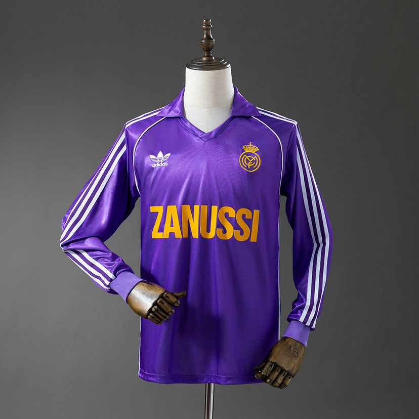 Maillot-vintage-Real-Madrid-1984-1985-exterieur-Manches-longues-1.jpg Maillot de foot vintage Real Madrid 1984/1985 - Exterieur Manches Longues