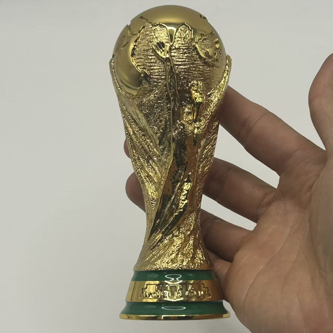 Réplique Officielle Trophée Coupe du Monde de la FIFA 2026 - 150mm Métal Or - Édition Wagon