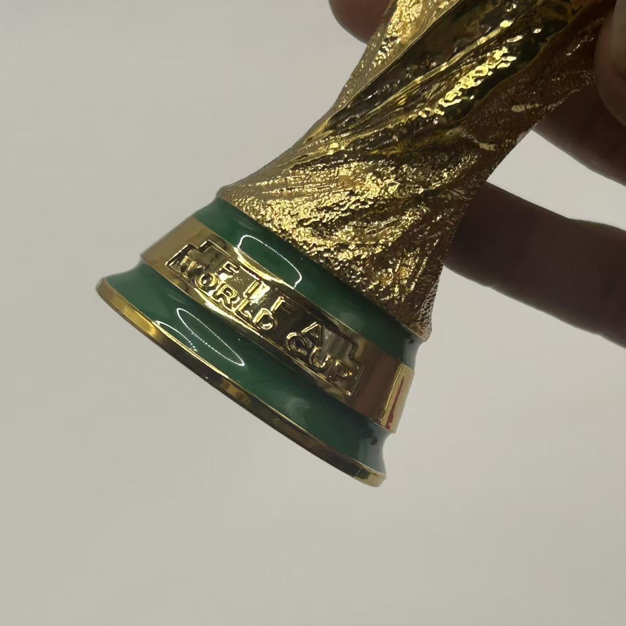 Réplique Officielle Trophée Coupe du Monde de la FIFA 2026 - 150mm Métal Or - Édition Wagon