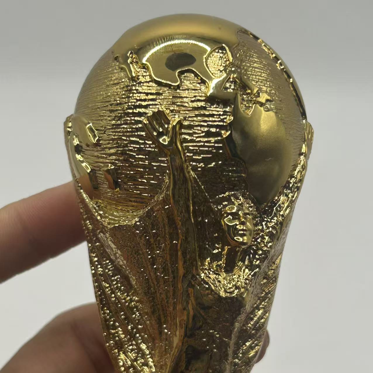 Réplique Officielle Trophée Coupe du Monde de la FIFA 2026 - 150mm Métal Or - Édition Wagon